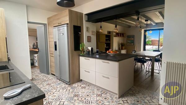 Maison à vendre Sainte Gemmes Sur Loire - 7 pièces, 191m² avec 5 chambre(s) à 629 200€ - AJP Immobilier Angers