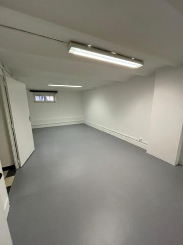 Entrepôt / local Stockage / atelier /MURS - Cannes 99 m2 proche banane