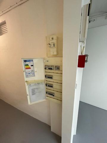 Entrepôt / local Stockage / atelier /MURS - Cannes 99 m2 proche banane