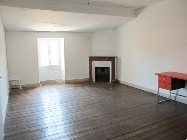 MAISON DE VILLE 270M², JARDIN ET GARAGE