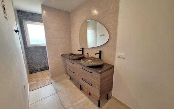 Maison à vendre    4 pièces •  Médis