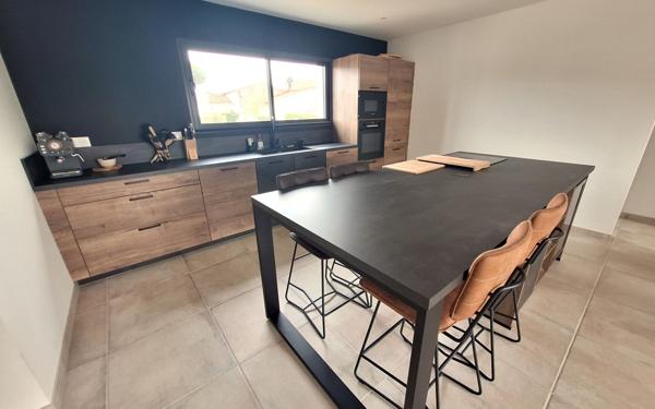 Maison à vendre    4 pièces •  Médis