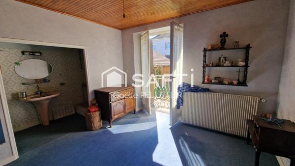 Compromis appartement/Maison à rénover- 145m2 + combles aménageables- Mamirolle centre