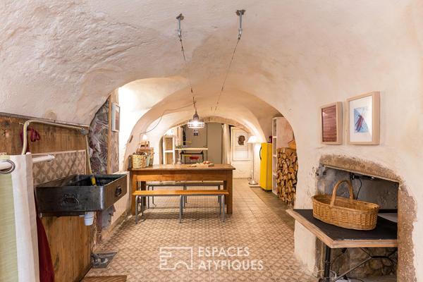 Maison emblématique ancienne manufacture de nougat revisitée en lieu de vie unique