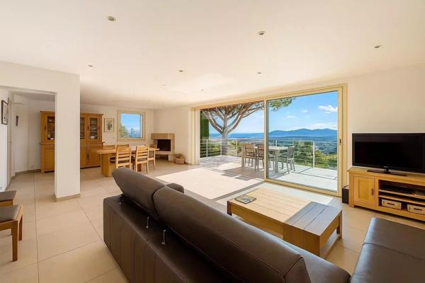 Co-Exclusivité - Villa au Cannet au calme avec vue Mer et Estérel spectaculaire