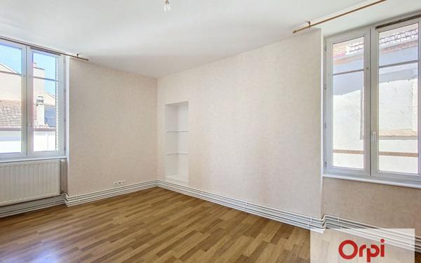 Appartement à louer    3 pièces • 75,87 m2 Montluçon