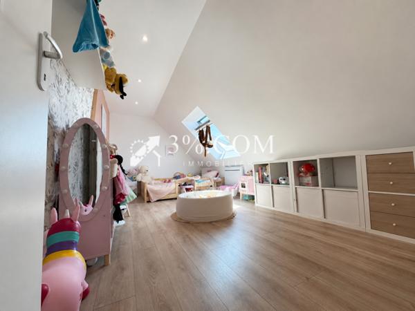 Maison
                                                                                                                                                                                                                                                                                                                        6 pièce(s)                                                                                                                                                                                                          3 chambre(s)                                                                                                                                                                                                          98.99  m²