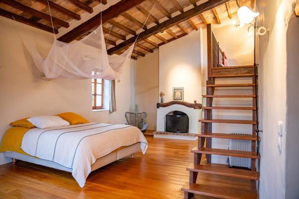 Vaison-la-Romaine (84110) COUP DE COEUR ASSURÉ ! AUTHENTIQUE MAISON EN PIERRE, BAIGNÉE D'HISTOIRE, AVEC TERRASSE.PANORAMIQUE