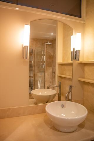 Vaison-la-Romaine (84110) COUP DE COEUR ASSURÉ ! AUTHENTIQUE MAISON EN PIERRE, BAIGNÉE D'HISTOIRE, AVEC TERRASSE.PANORAMIQUE