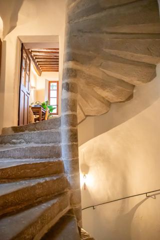 Vaison-la-Romaine (84110) COUP DE COEUR ASSURÉ ! AUTHENTIQUE MAISON EN PIERRE, BAIGNÉE D'HISTOIRE, AVEC TERRASSE.PANORAMIQUE