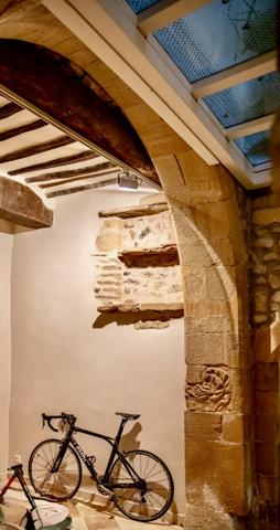 Vaison-la-Romaine (84110) COUP DE COEUR ASSURÉ ! AUTHENTIQUE MAISON EN PIERRE, BAIGNÉE D'HISTOIRE, AVEC TERRASSE.PANORAMIQUE