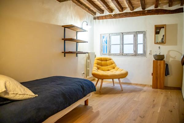 Vaison-la-Romaine (84110) COUP DE COEUR ASSURÉ ! AUTHENTIQUE MAISON EN PIERRE, BAIGNÉE D'HISTOIRE, AVEC TERRASSE.PANORAMIQUE