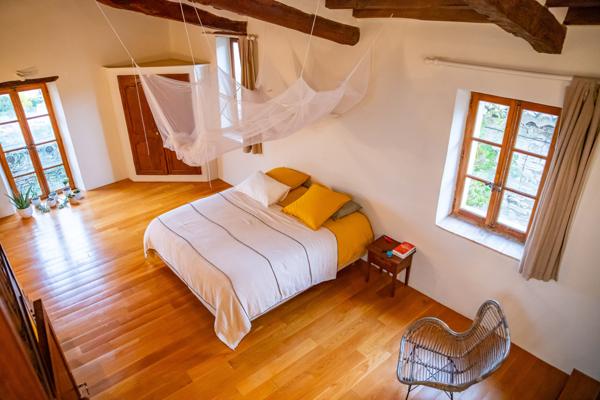 Vaison-la-Romaine (84110) COUP DE COEUR ASSURÉ ! AUTHENTIQUE MAISON EN PIERRE, BAIGNÉE D'HISTOIRE, AVEC TERRASSE.PANORAMIQUE