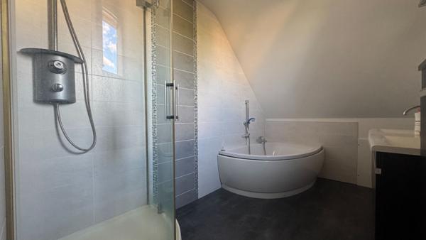 Maison individuelle à Corbeil Essonnes 6 pièce(s) 165 m2