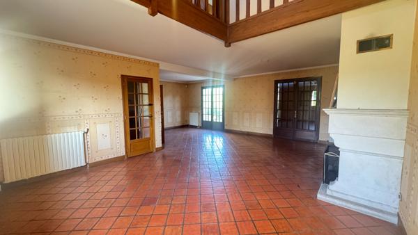 Maison individuelle à Corbeil Essonnes 6 pièce(s) 165 m2