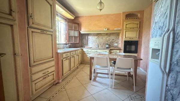 Maison individuelle à Corbeil Essonnes 6 pièce(s) 165 m2