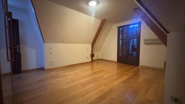 Maison individuelle à Corbeil Essonnes 6 pièce(s) 165 m2