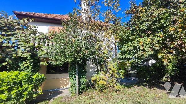 Maison avec grand jardin
