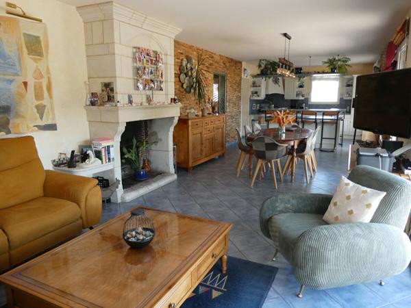 Maison de plain pied avec sous sol complet et dépendance. Vimartin sur orthe