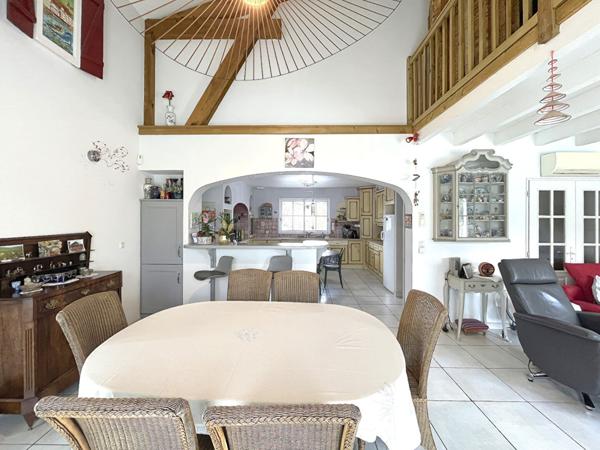 Castets-Maison 240 m² avec piscine et studio indépendant