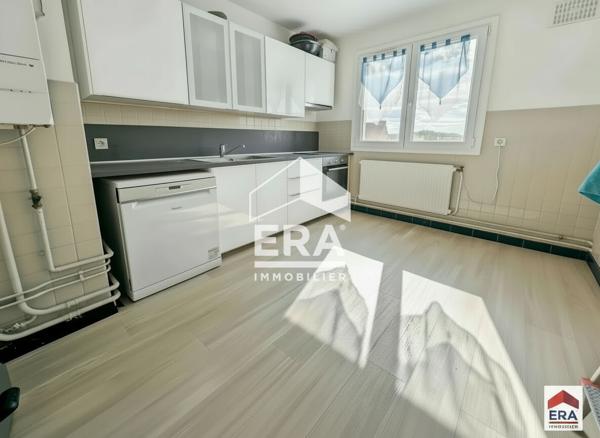 CROIX CENTRE - T3 de 72 m² - BALCON - PARKING PRIVATIF - CAVE
