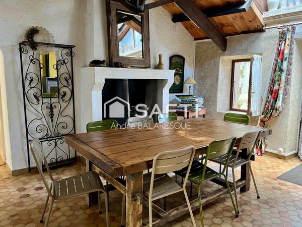 Amoureux de la pierre, de la nature et du calme, cette propriété est faite pour vous.