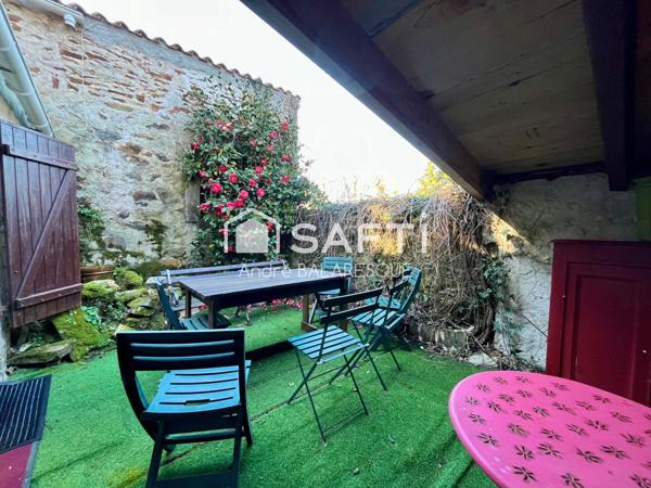 Amoureux de la pierre, de la nature et du calme, cette propriété est faite pour vous.