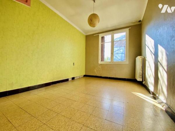 Maison T4 à rénover sur 461 m² de terrain, sous-sol intégral et garage