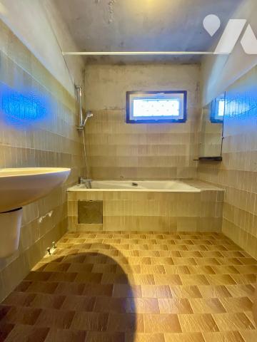 Maison T4 à rénover sur 461 m² de terrain, sous-sol intégral et garage