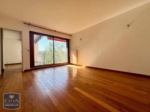 Appartement à louer 4 pièces 87.1m² Viroflay (78220)