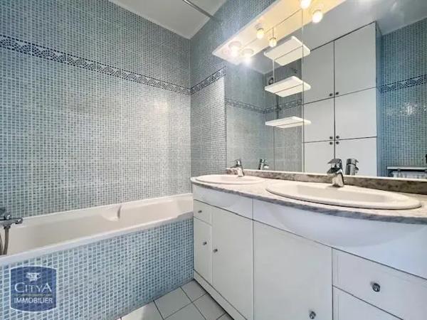 Appartement à louer 4 pièces 87.1m² Viroflay (78220)