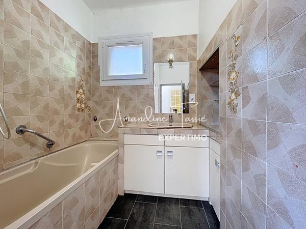 Millau (12100) A vendre - agréable maison des années 40 et ses annexes