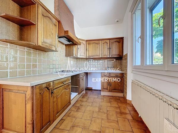 Millau (12100) A vendre - agréable maison des années 40 et ses annexes