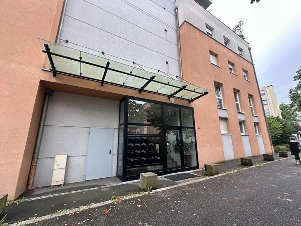 T4 3 CHAMBRES - TERRASSE - ASCENCEUR - GARAGE