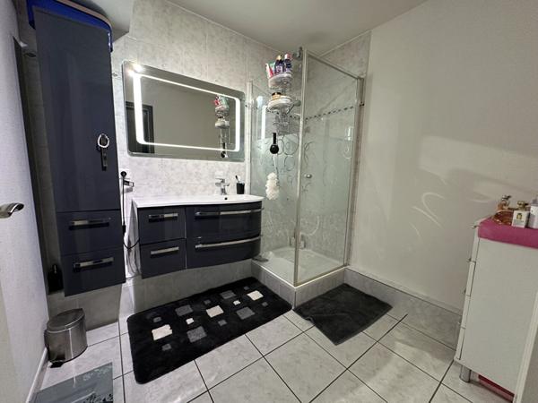 T4 3 CHAMBRES - TERRASSE - ASCENCEUR - GARAGE