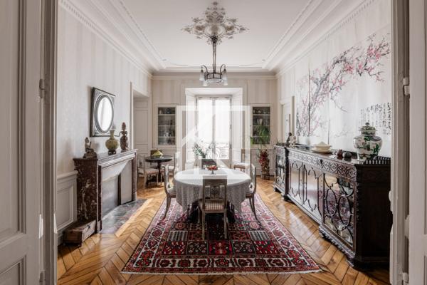 Bureaux ou appartement bourgeois avec ascenseur