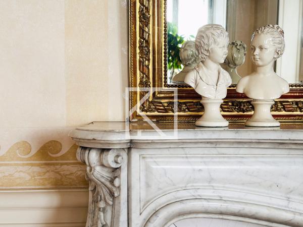 Bureaux ou appartement bourgeois avec ascenseur
