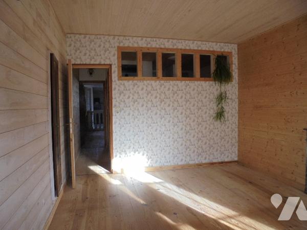 A 2 pas du centre ville Appt rénové RDC sur cour intérieure avec  jardin, cave, grenier et appentis