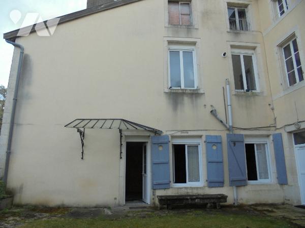 A 2 pas du centre ville Appt rénové RDC sur cour intérieure avec  jardin, cave, grenier et appentis