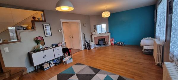 MAISON DE VILLE 114 m2 HABITABLE.