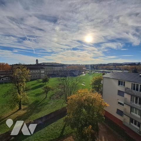 APPARTEMENT AVEC GARAGE ET CAVE