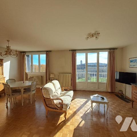 APPARTEMENT AVEC GARAGE ET CAVE