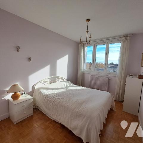 APPARTEMENT AVEC GARAGE ET CAVE