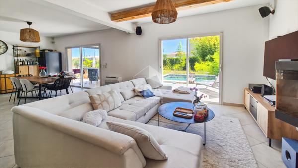 CHATEAURENARD - Maison 122 m2 3 chambres et piscine