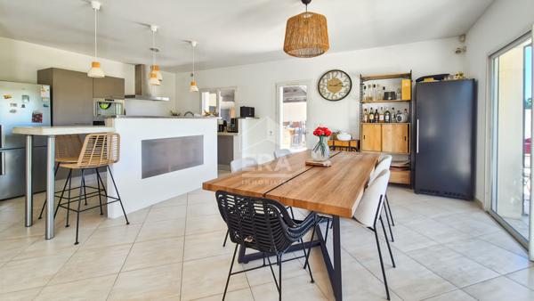 CHATEAURENARD - Maison 122 m2 3 chambres et piscine