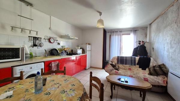 Maison d'artiste avec jardin au coeur du village