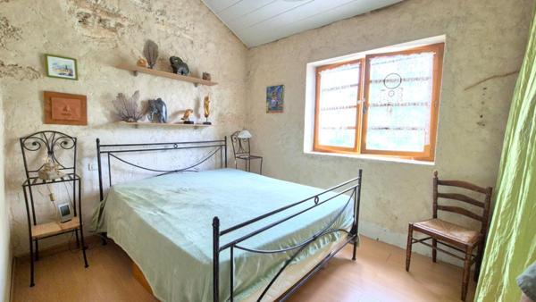 Maison d'artiste avec jardin au coeur du village