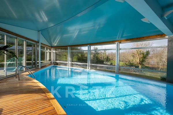 Villa d'architecte haut de gamme avec piscine, face à la rade de Brest