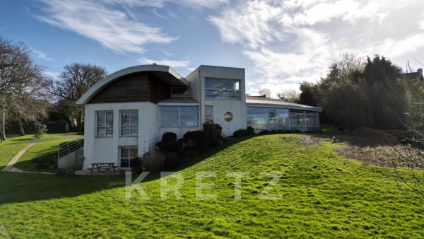 Villa d'architecte haut de gamme avec piscine, face à la rade de Brest