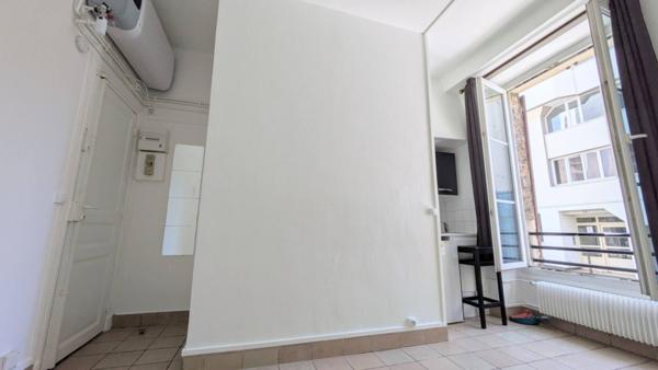 Appartement studio rdc en haut
